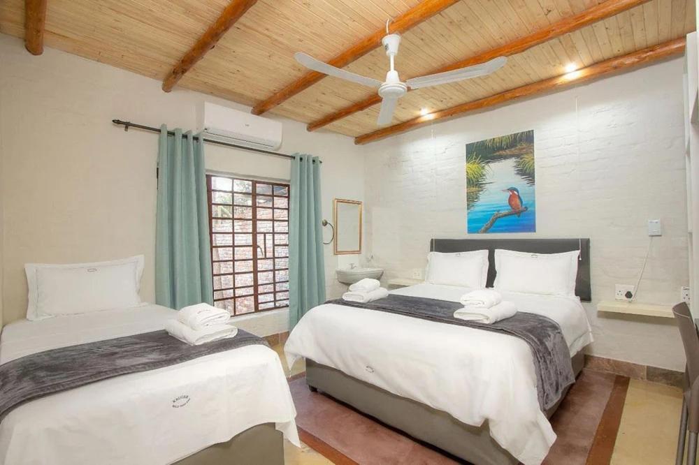 Kruger Wild Dog Inn Marloth Park Ngoại thất bức ảnh