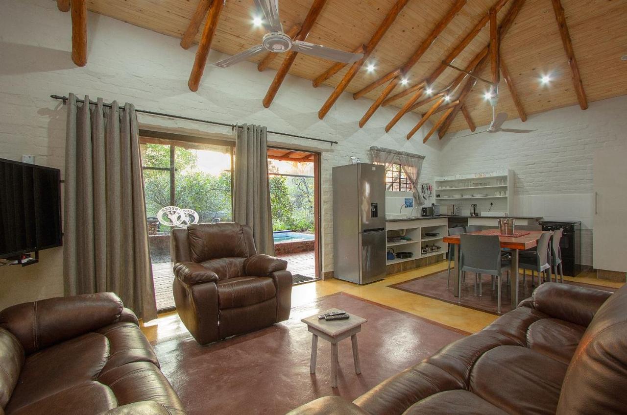 Kruger Wild Dog Inn Marloth Park Ngoại thất bức ảnh
