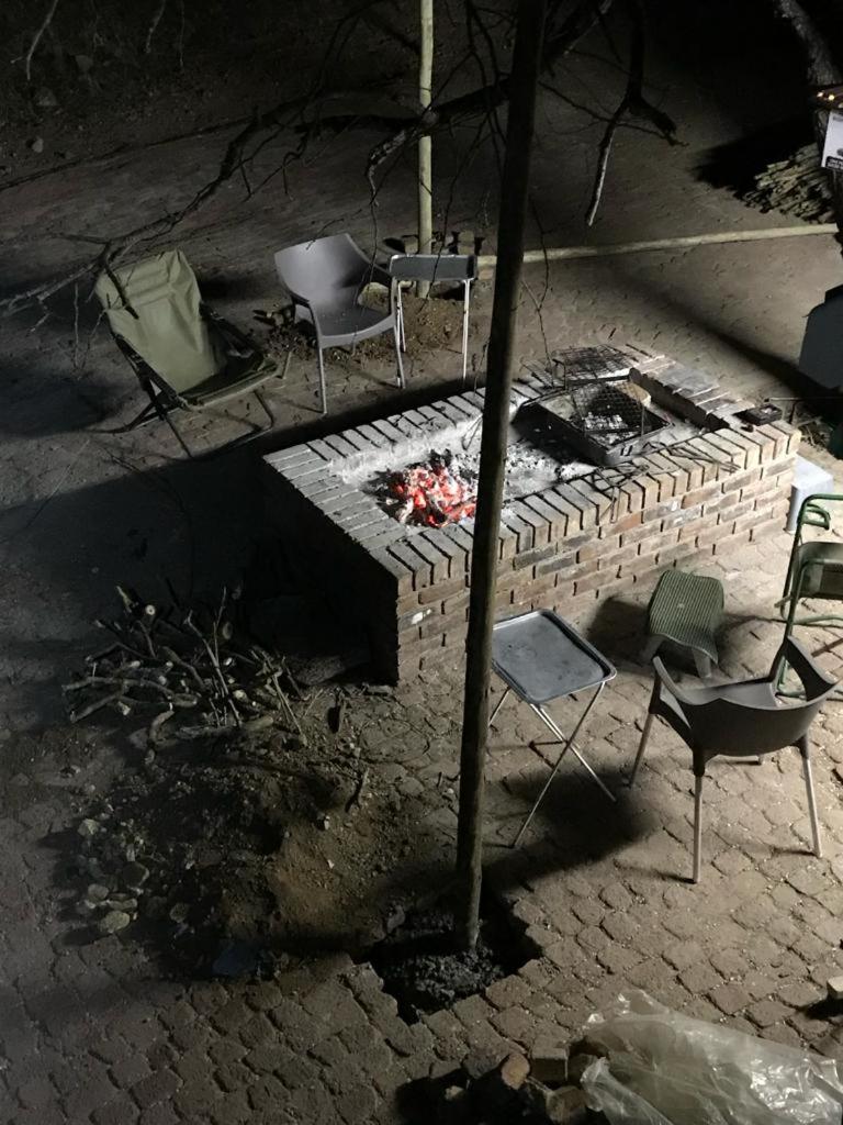 Kruger Wild Dog Inn Marloth Park Ngoại thất bức ảnh